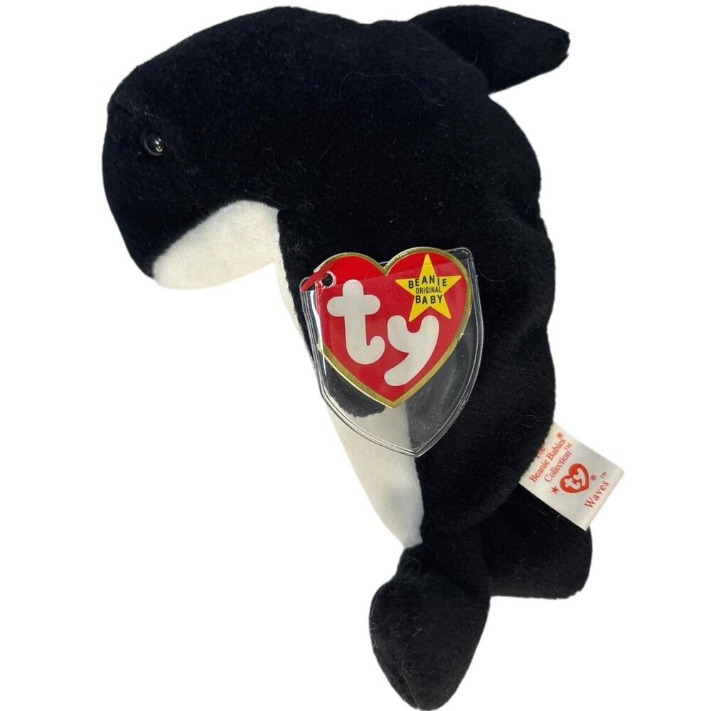 Vintage 1996 Ty Beanie Baby Waves The Orca Whale
